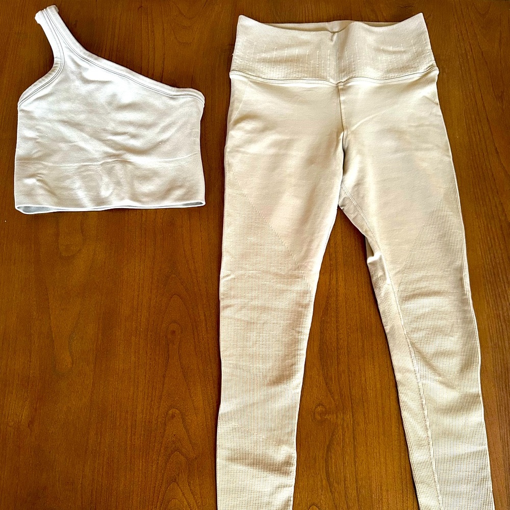 Avocado set size XS. Worn once*